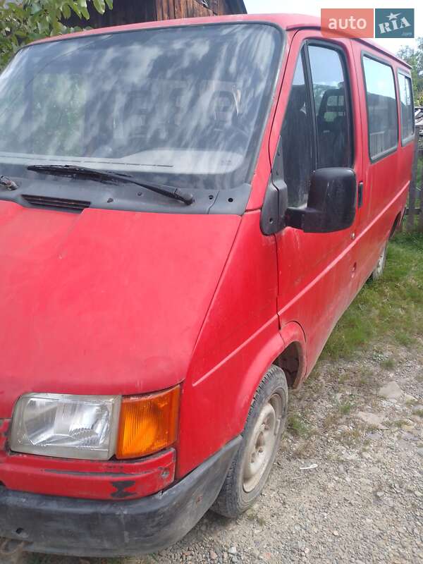 Мікроавтобус Ford Transit 1990 в Верховині