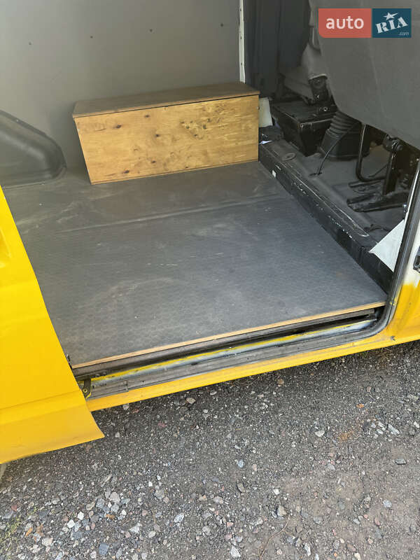 Вантажний фургон Ford Transit 2004 в Боярці