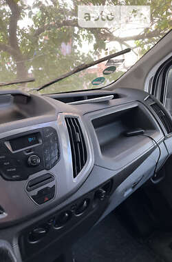 Грузовой фургон Ford Transit 2015 в 
