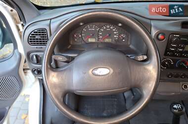 Вантажний фургон Ford Transit 2005 в 