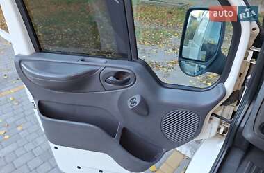 Вантажний фургон Ford Transit 2005 в 