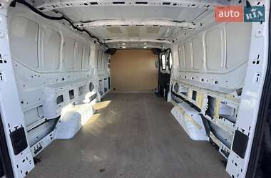 Грузовой фургон Ford Transit 2017 в 