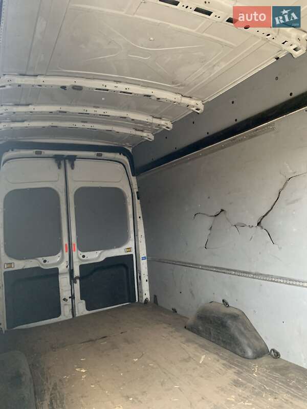 Вантажний фургон Ford Transit 2015 в Полтаві