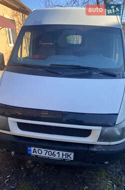 Вантажний фургон Ford Transit 2000 в Великому Березному