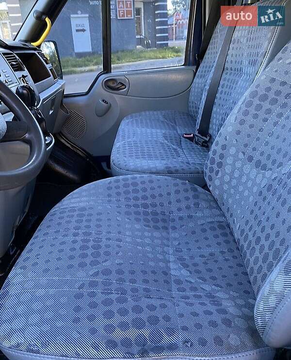 Грузовой фургон Ford Transit 2007 в Петропавловской Борщаговке