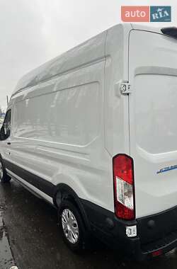 Грузовой фургон Ford Transit 2022 в 
