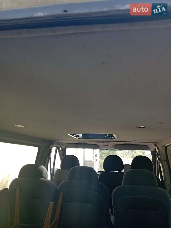 Грузопассажирский фургон Ford Transit 2004 в Нововолынске