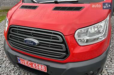 Вантажний фургон Ford Transit 2017 в Рівному