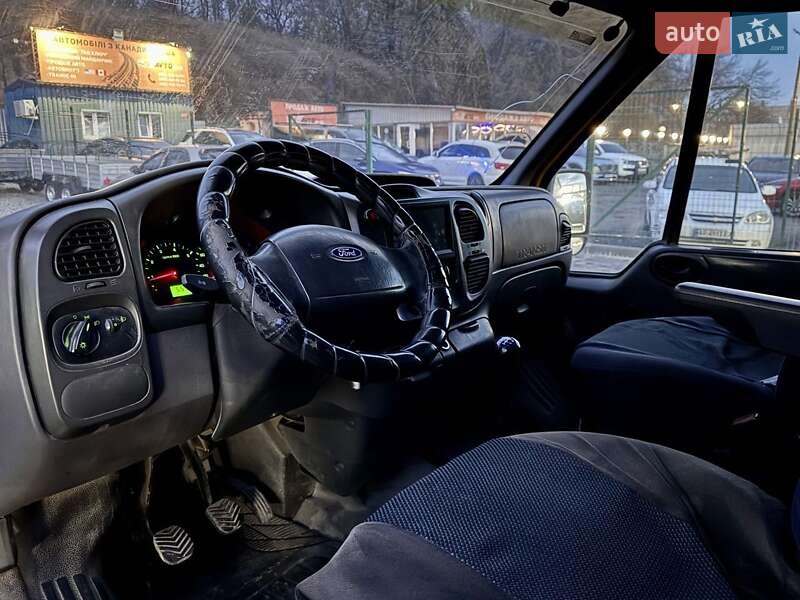 Вантажний фургон Ford Transit 2004 в Запоріжжі