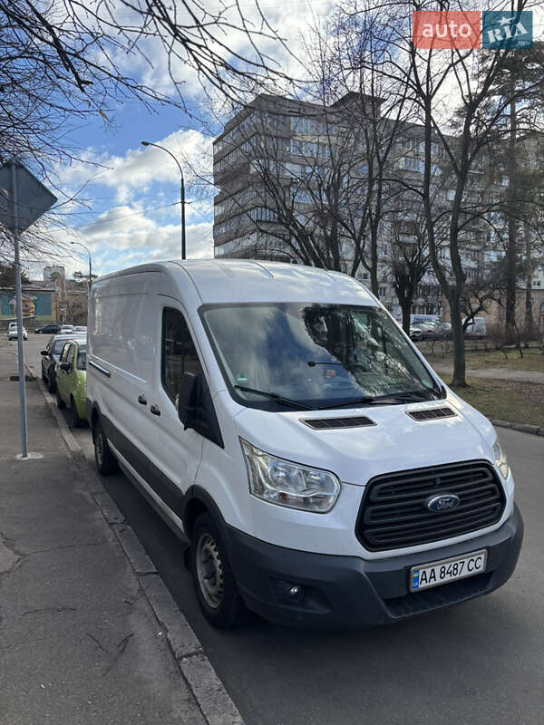 Вантажний фургон Ford Transit 2015 в Києві