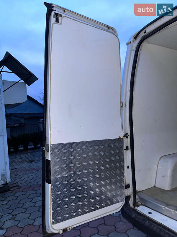 Рефрижератор Ford Transit 2013 в Чернівцях