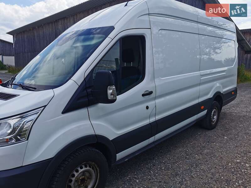 Грузовой фургон Ford Transit 2016 в Ровно