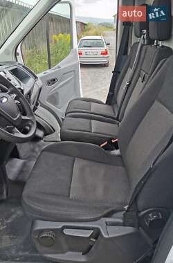 Грузовой фургон Ford Transit 2016 в Ровно