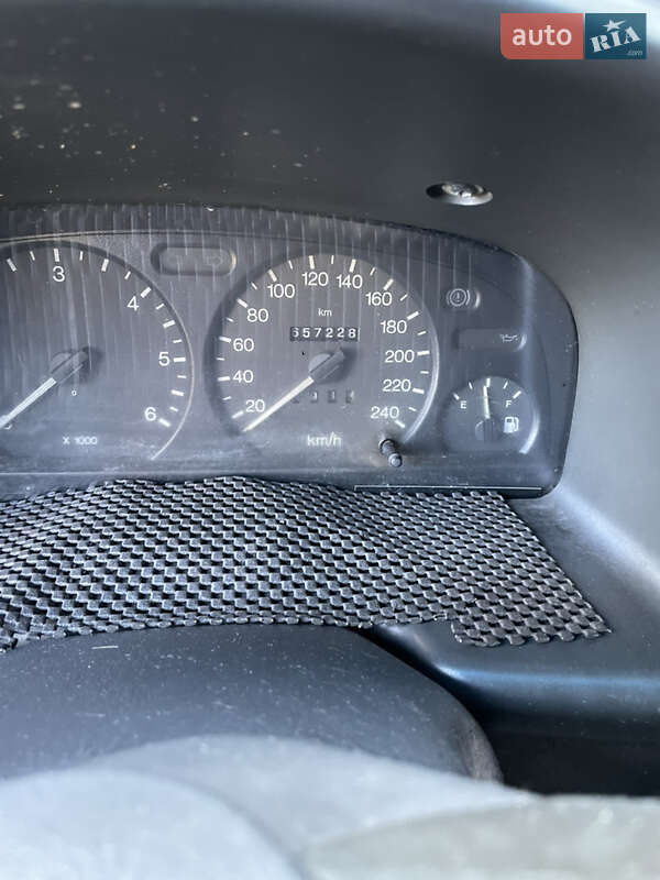 Грузовой фургон Ford Transit 2002 в Львове