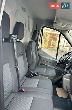 Вантажний фургон Ford Transit 2020 в 