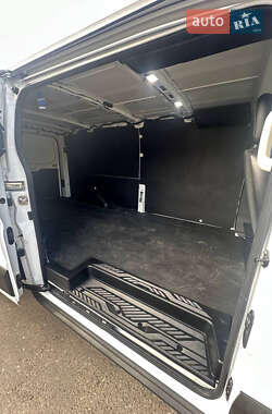 Грузовой фургон Ford Transit 2022 в 