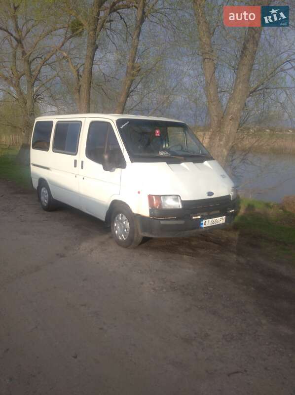 Грузопассажирский фургон Ford Transit 1990 в 
