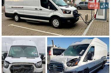 Грузовой фургон Ford Transit 2022 в 
