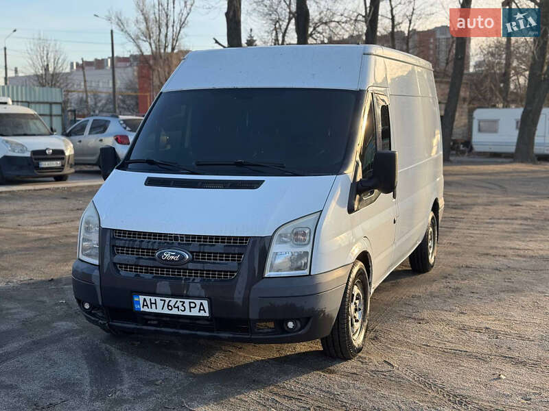 Грузовой фургон Ford Transit 2013 в 