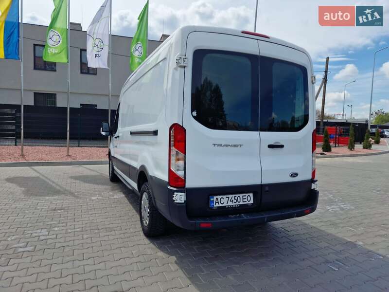 Грузовой фургон Ford Transit 2017 в Луцке