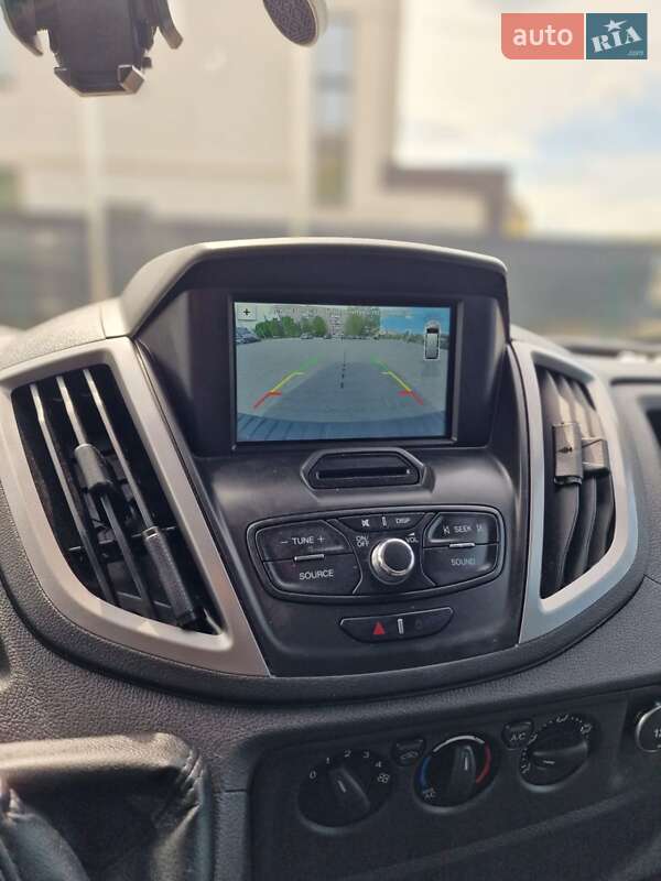 Грузовой фургон Ford Transit 2017 в Луцке