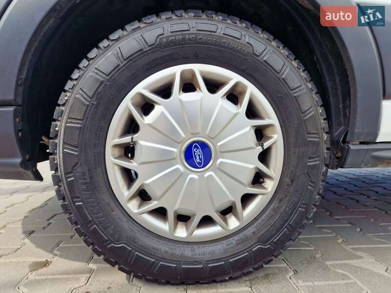 Грузовой фургон Ford Transit 2017 в Луцке