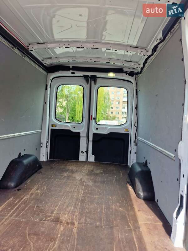 Грузовой фургон Ford Transit 2017 в Луцке