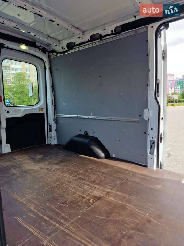 Грузовой фургон Ford Transit 2017 в Луцке