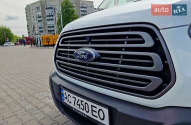 Грузовой фургон Ford Transit 2017 в 