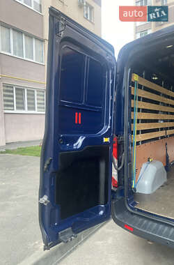 Грузовой фургон Ford Transit 2016 в 