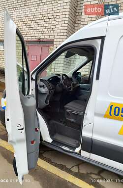 Грузовой фургон Ford Transit 2017 в 