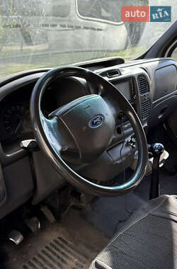 Грузовой фургон Ford Transit 2001 в 