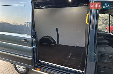 Грузовой фургон Ford Transit 2020 в 
