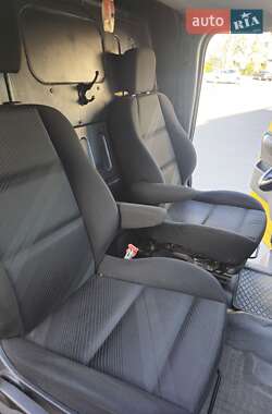 Грузовой фургон Ford Transit 2010 в 