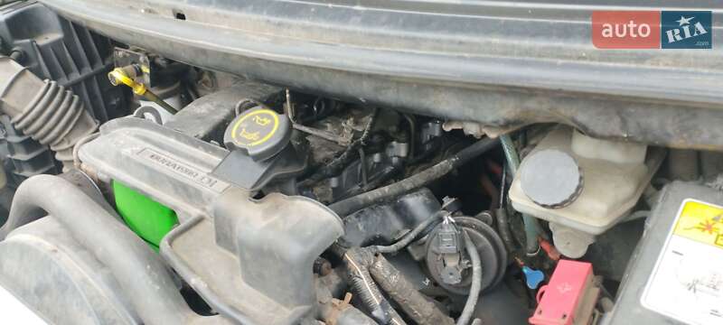 Вантажний фургон Ford Transit 2005 в Любомлі