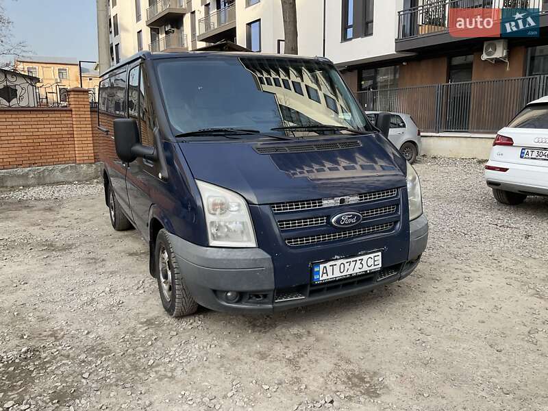 Грузовой фургон Ford Transit 2012 в Ивано-Франковске