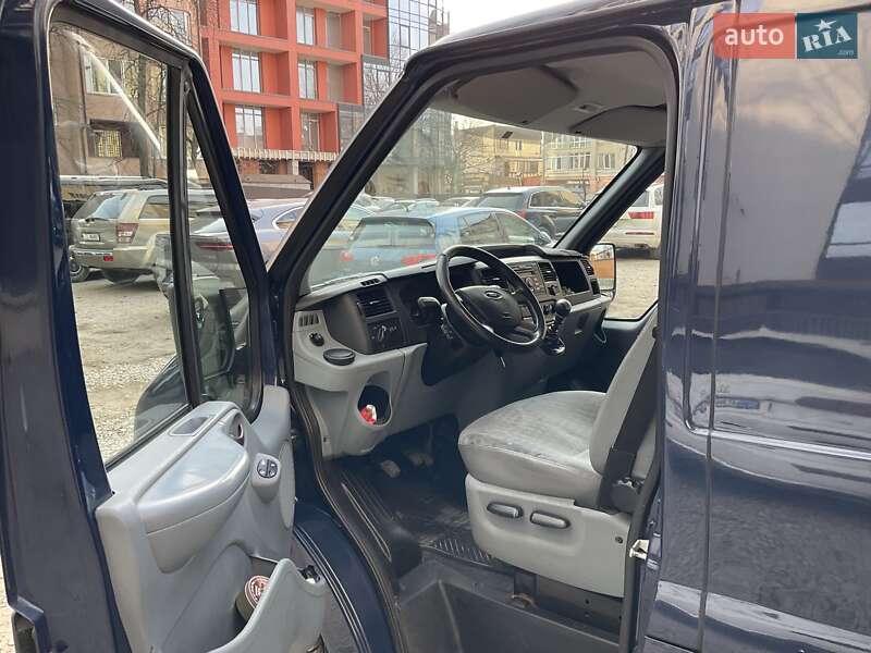 Грузовой фургон Ford Transit 2012 в Ивано-Франковске