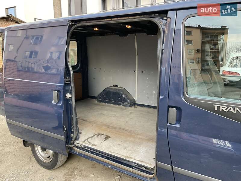 Грузовой фургон Ford Transit 2012 в Ивано-Франковске