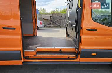 Грузовой фургон Ford Transit 2018 в 