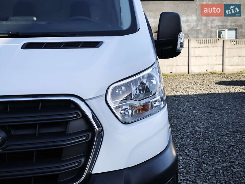 Вантажний фургон Ford Transit 2020 в Луцьку