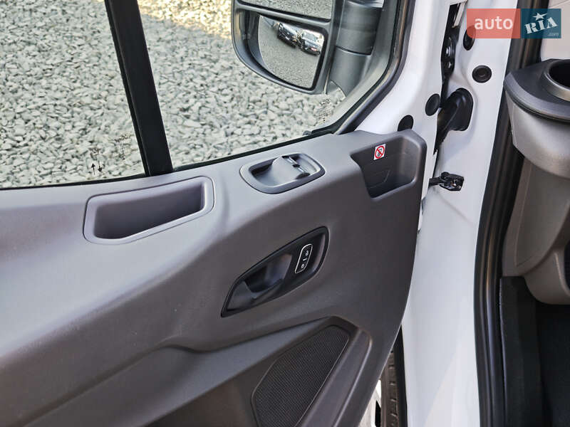 Вантажний фургон Ford Transit 2020 в Луцьку