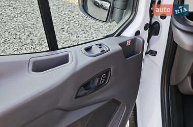 Вантажний фургон Ford Transit 2020 в 