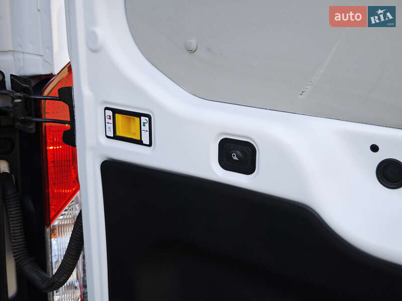 Вантажний фургон Ford Transit 2020 в Луцьку