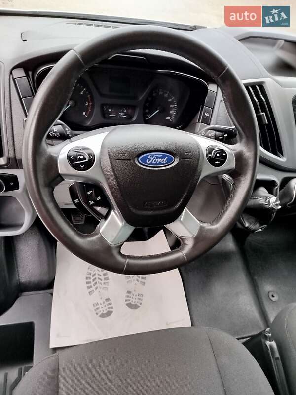 Вантажний фургон Ford Transit 2018 в Дубні