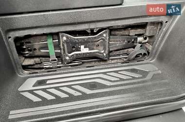 Грузовой фургон Ford Transit 2018 в 