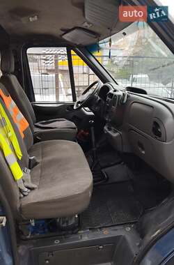 Вантажопасажирський фургон Ford Transit 2006 в 