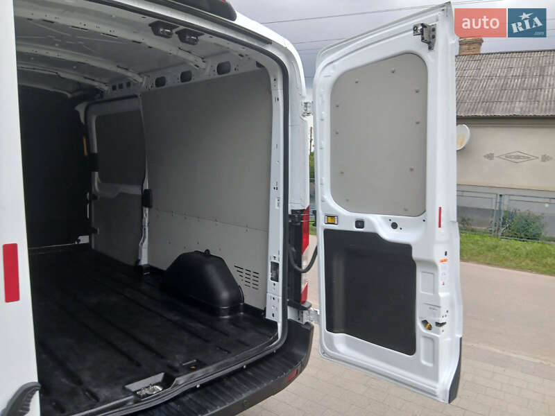 Грузовой фургон Ford Transit 2022 в Дубно