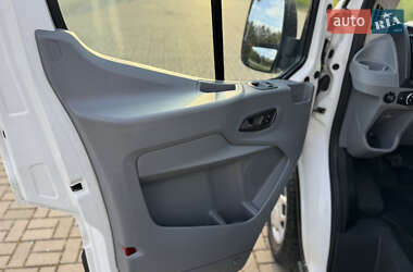 Грузовой фургон Ford Transit 2017 в 