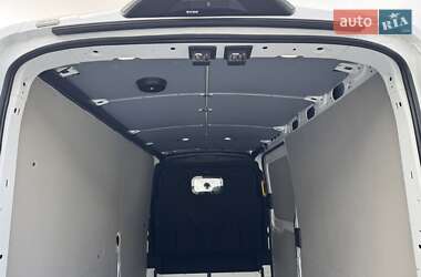 Грузовой фургон Ford Transit 2020 в 