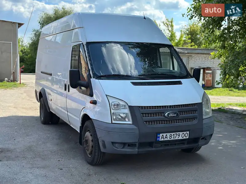 Грузовой фургон Ford Transit 2013 в 